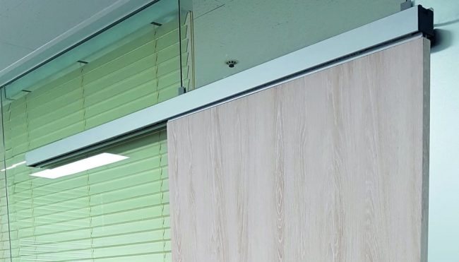 Motores lineales para puertas automáticas